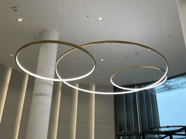 LED LOOP PLUS Pendelleuchten von ENDLIGHT bei Ernst und Young GmbH Berlin