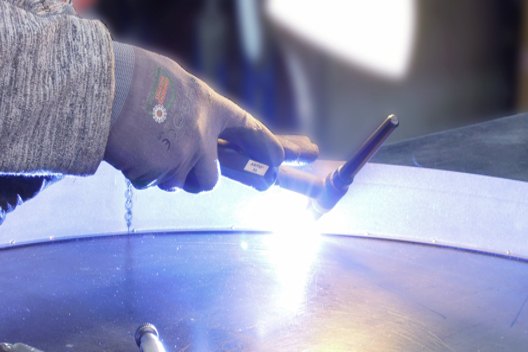 ENDLIGHT Lichtobjekte GmbH - Leistungen - Produktion von Sonderleuchten